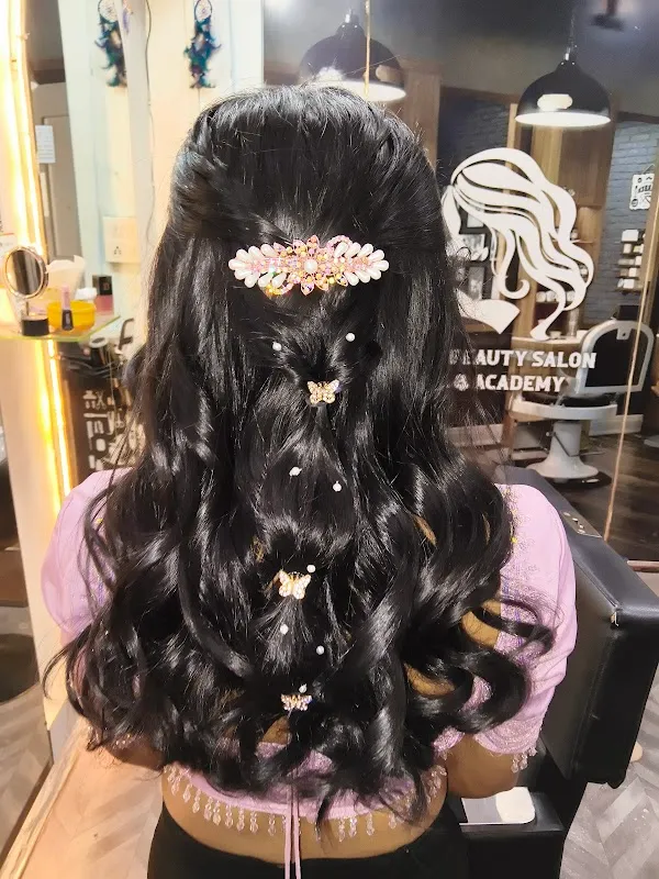 Vaidehi Salon & Academy
