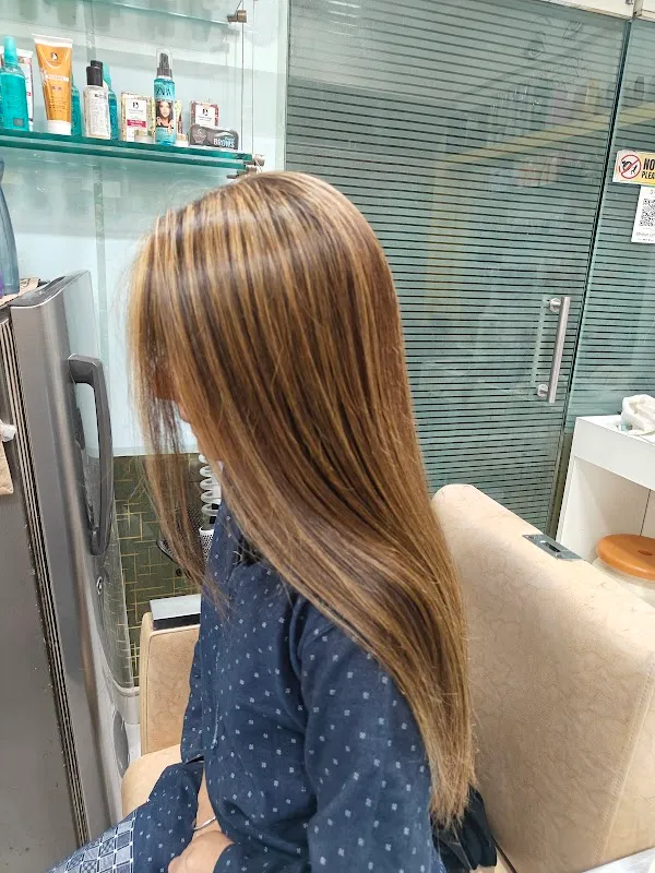 Rozy Hair and Beauty salon