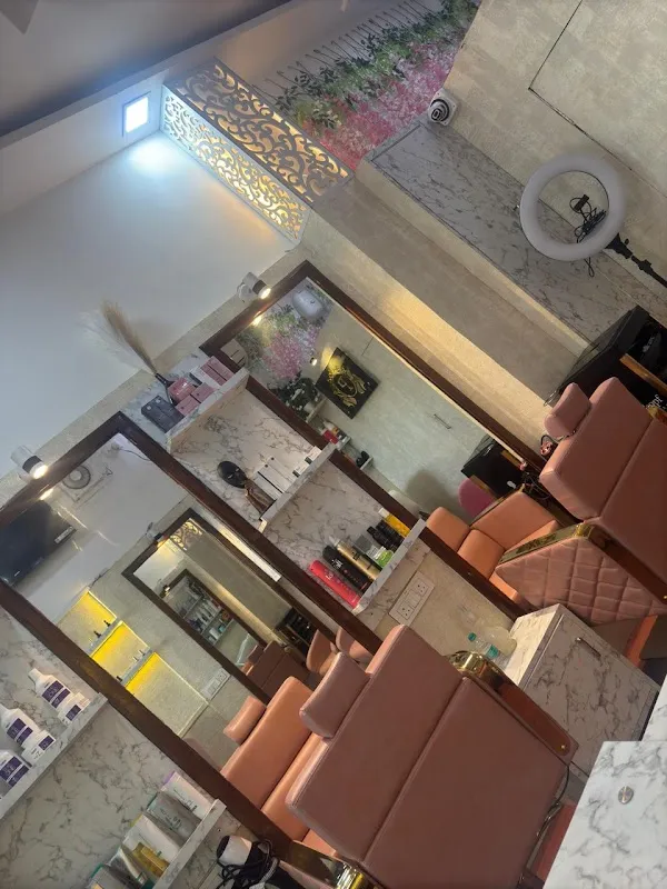 The Unicorn PROFESSIONAL HAIR & BEAUTY STUDIO