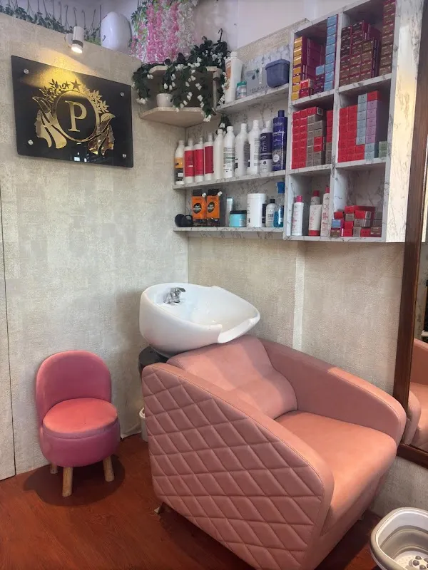 The Unicorn PROFESSIONAL HAIR & BEAUTY STUDIO