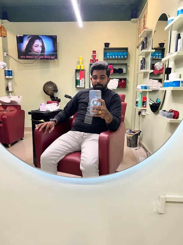 Signature Hair & Beauty Unisex salon -by Cherry