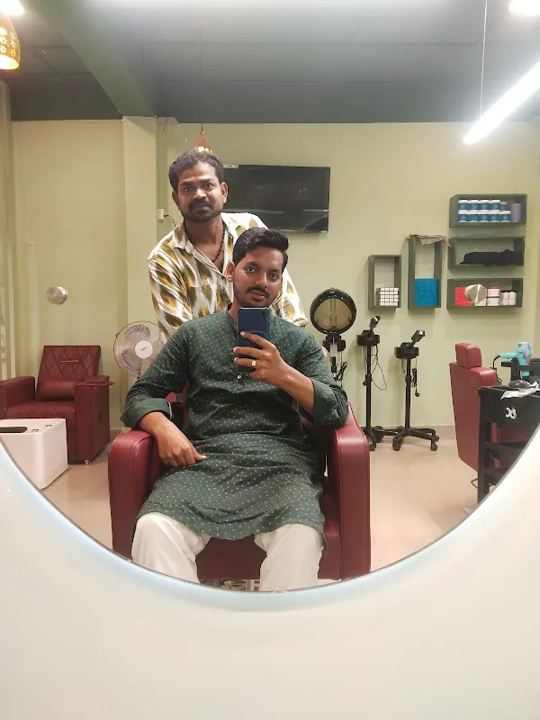 Signature Hair & Beauty Unisex salon -by Cherry