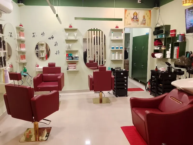 Signature Hair & Beauty Unisex salon -by Cherry