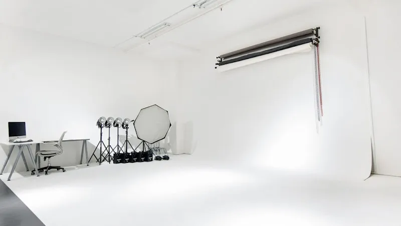 Crispcontrasts Studio