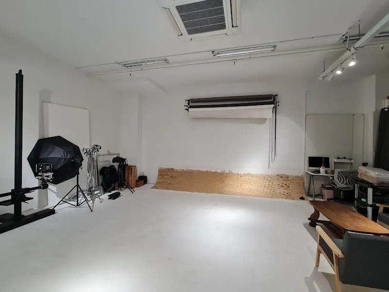 Crispcontrasts Studio