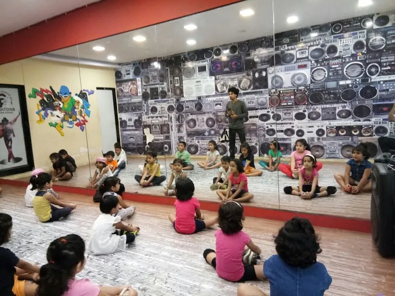 R Brothers Dance Studio