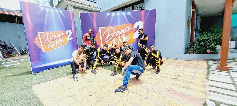 R Brothers Dance Studio