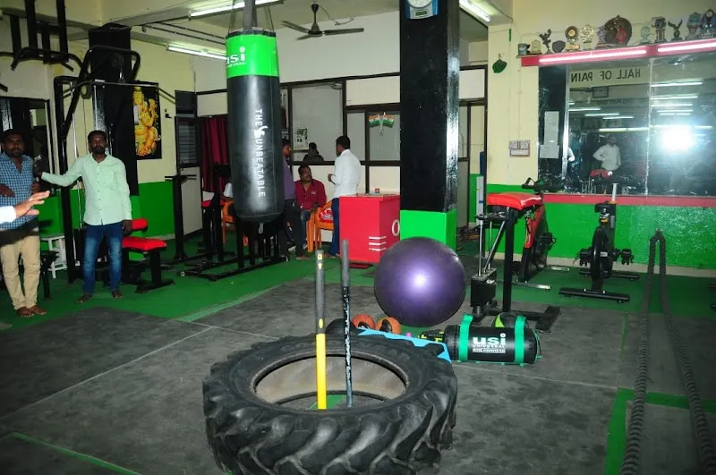Universal Gold Gym & Cardio Center