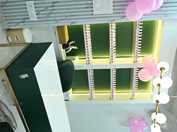 Ayushi Unisex Salon