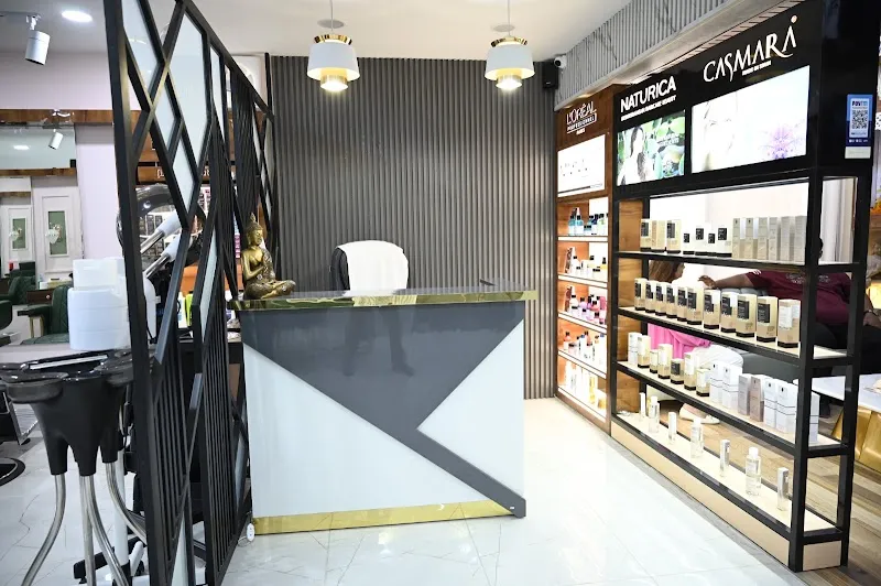 Ayushi Unisex Salon