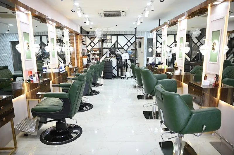 Ayushi Unisex Salon
