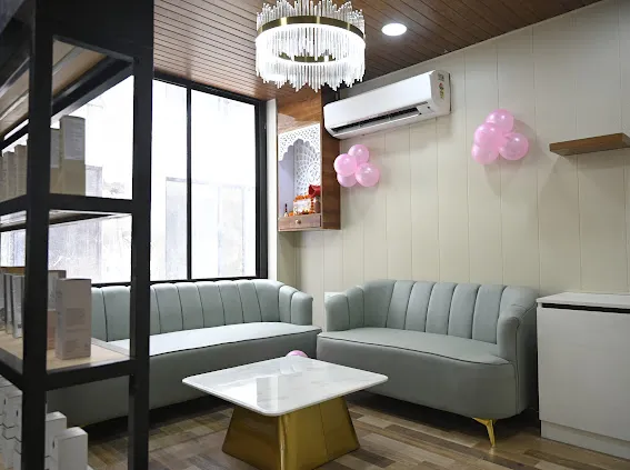 Ayushi Unisex Salon