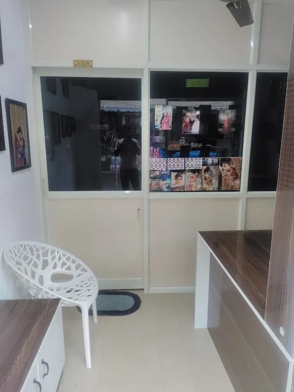The snap studio