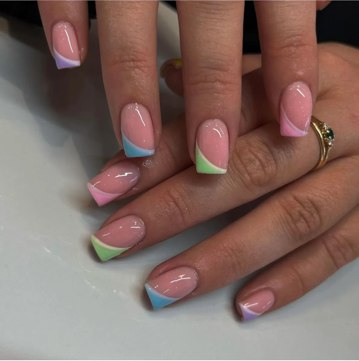 Pour elle salon de coiffeur صالون لك للتجميل الحلاقة النسائية