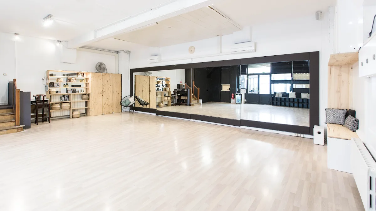 Studio Massaro - School Dances Latines - Paris Nation