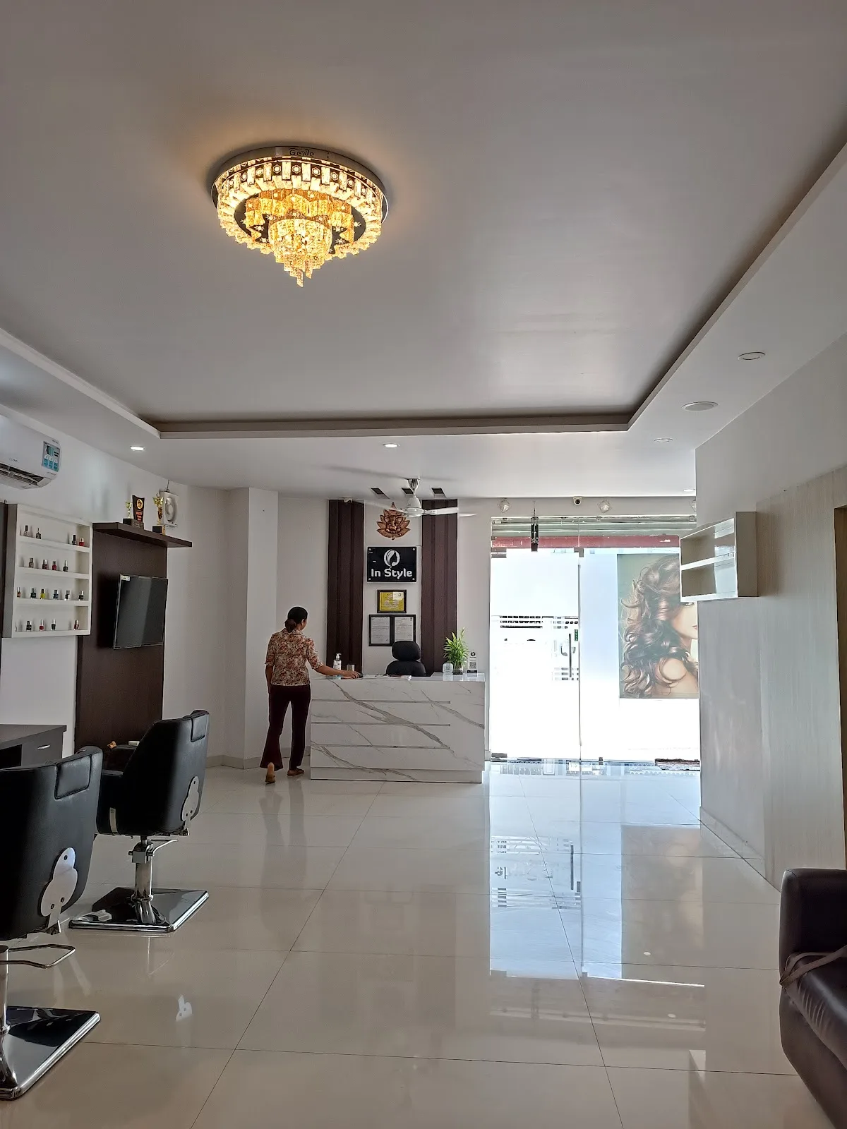 𝗜𝗻 𝗦𝘁𝘆𝗹𝗲 𝗕𝗲𝗮𝘂𝘁𝘆 𝗦𝗮𝗹𝗼𝗻 -Best Beauty Parlour in Bhopal |Makeup Artist in Bhopal |Beauty Salon in Bhopal