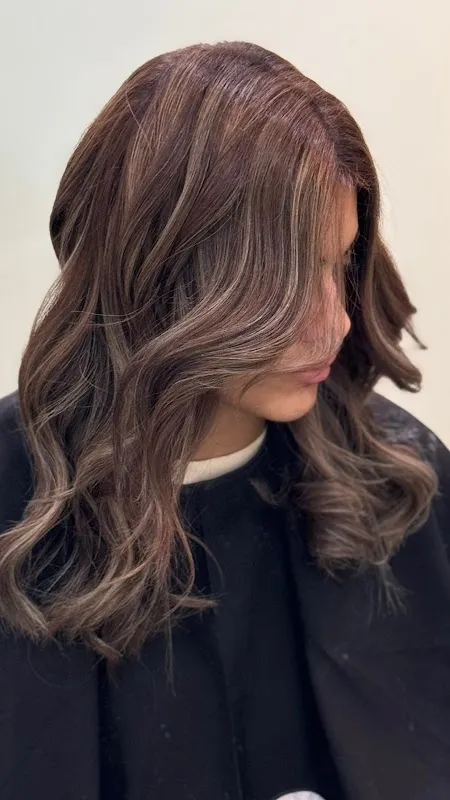 V Y THE SALON