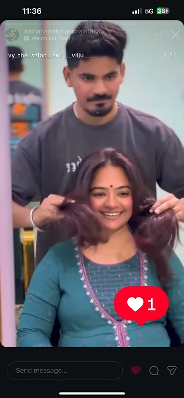 V Y THE SALON