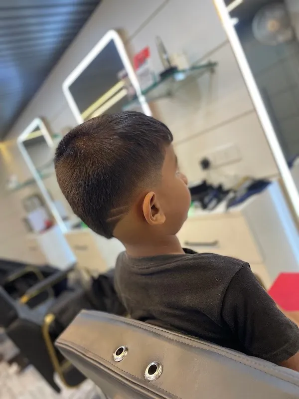 The Best 11 unisex Salon