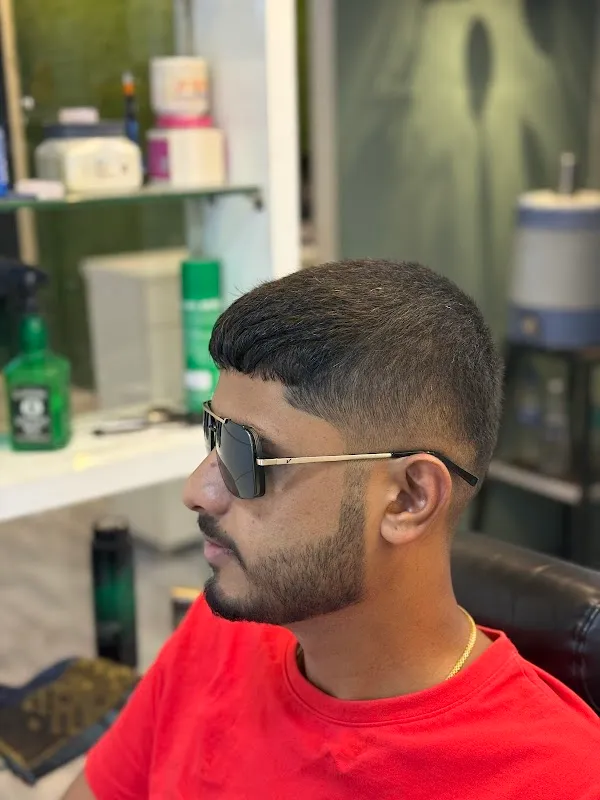 The Best 11 unisex Salon