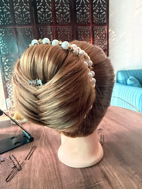 Golden Beauty Makeup Academy