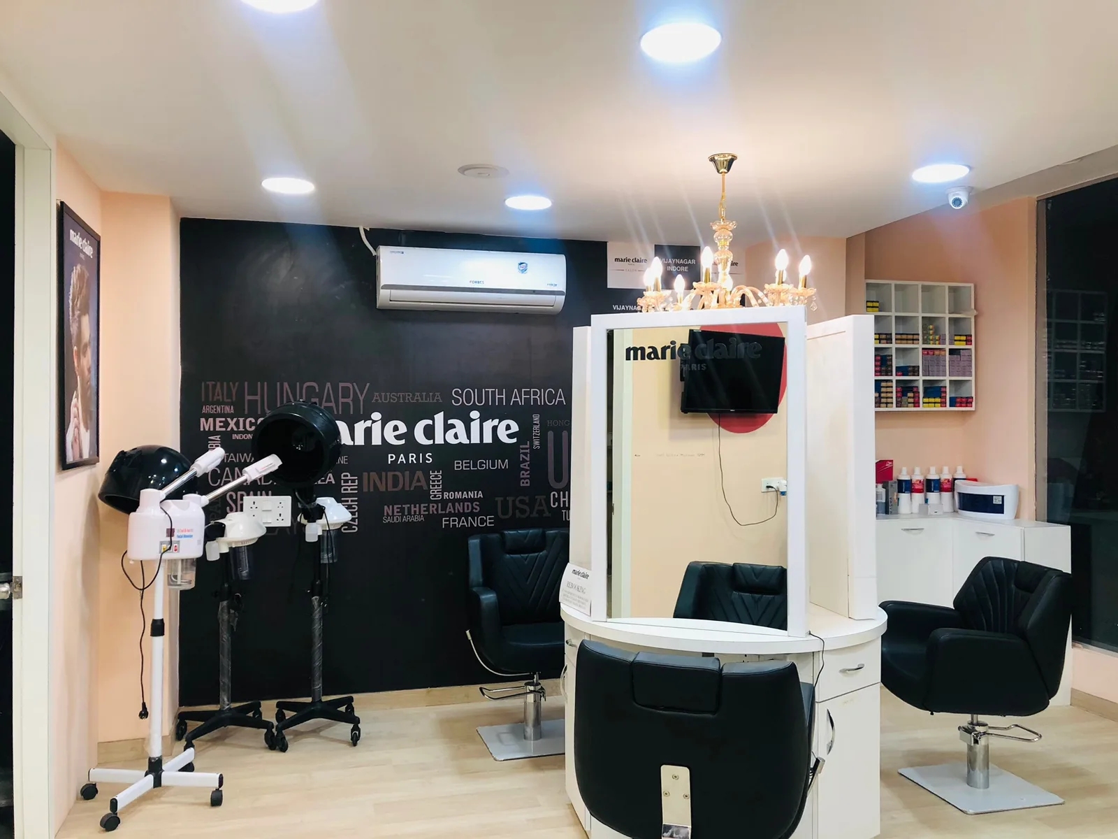 Marie Claire Paris | Hair | Facial | Beauty | Makeup | Unisex Salon in Indore