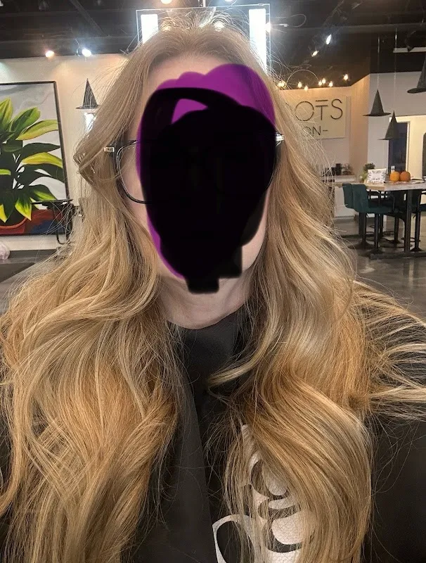 Roots Salon