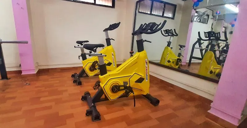 Savvy's Fitness Club (Unisex Gym)