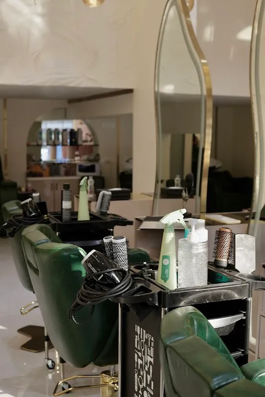 Aura By Aditi | Unisex Salon