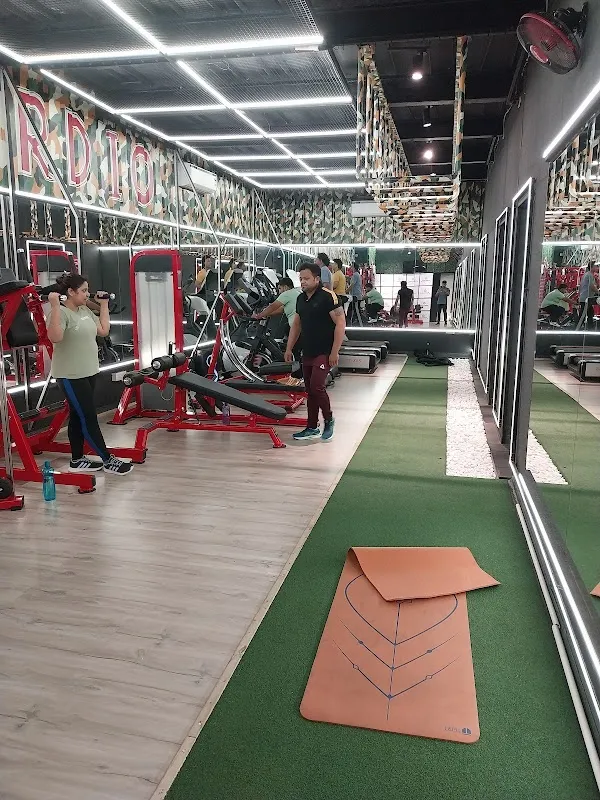 FLEET FLEX FITNESS GYM