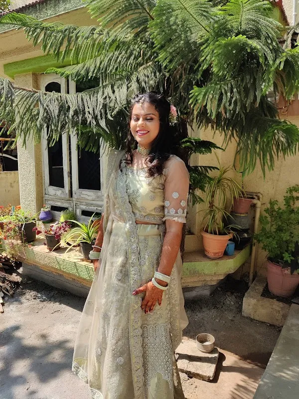 Aparna Ambarkar (Aboli) makeover and beauty salon