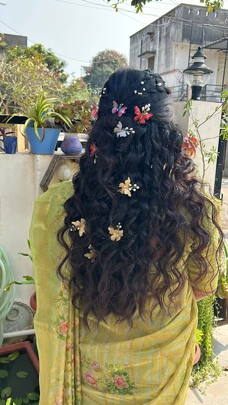 Aparna Ambarkar (Aboli) makeover and beauty salon