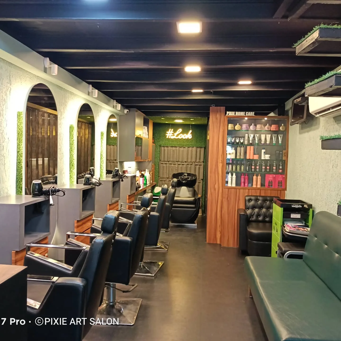 Pixie Art Unisex Salon