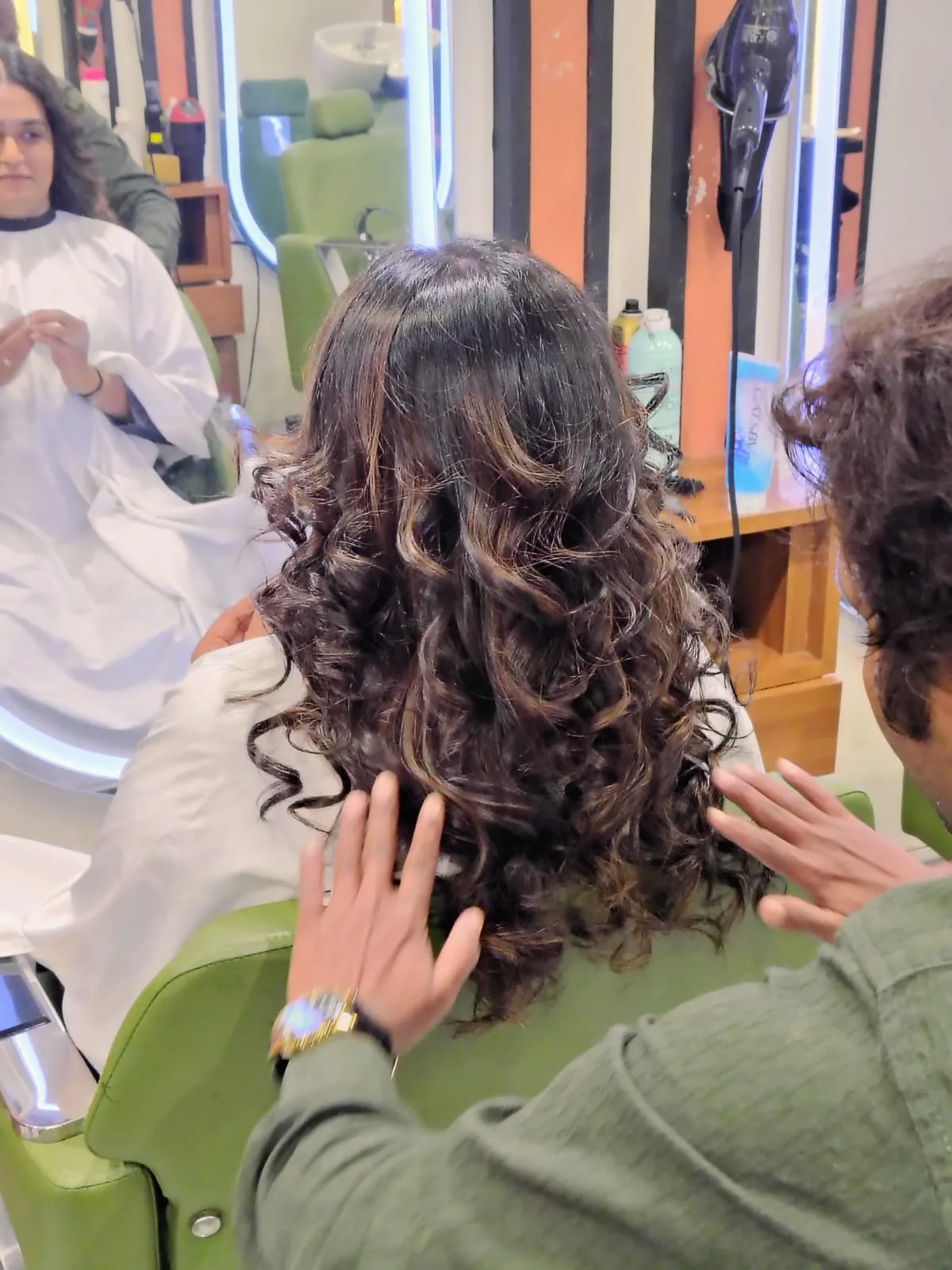 Pixie Art Unisex Salon
