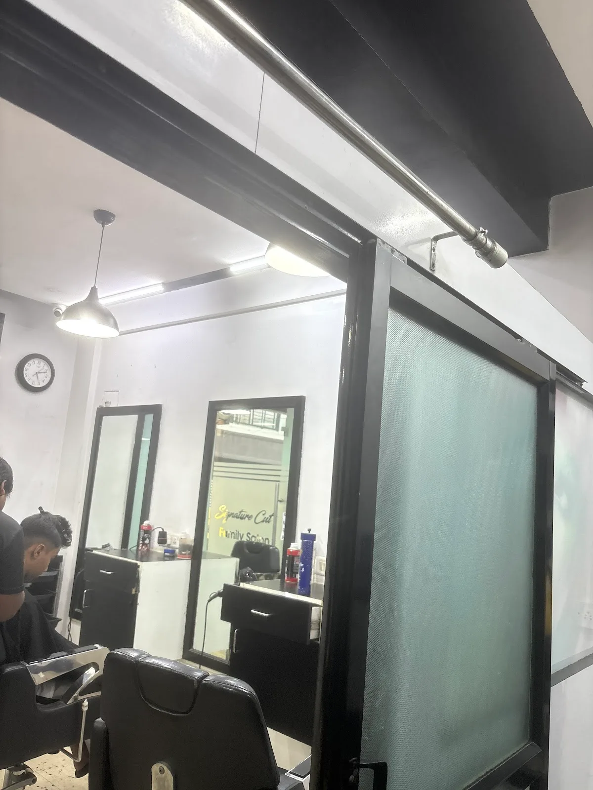 SIGNATURE CUT FAMILY SALON®