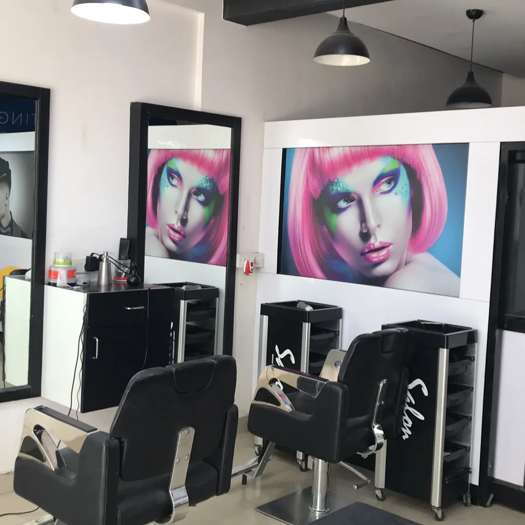 SIGNATURE CUT FAMILY SALON®