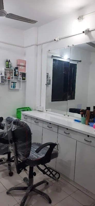 Pradnya Patil Salon & Academy