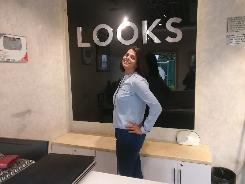 Looks Salon, NOMA Kota House