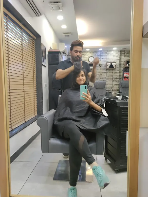 Looks Salon, NOMA Kota House