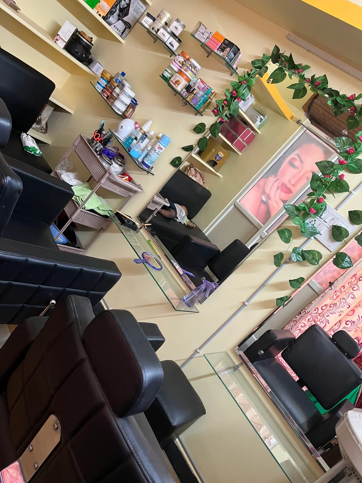 Glory Beauty parlour