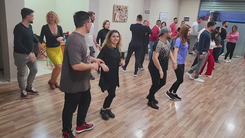 KURSE KERCIMI Via Latina Dance Studio