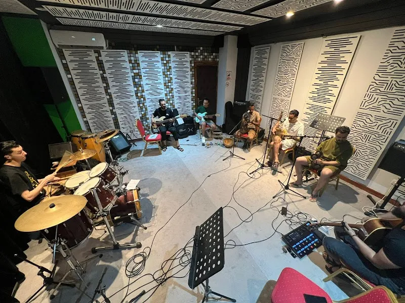 2 AIR STUDIO