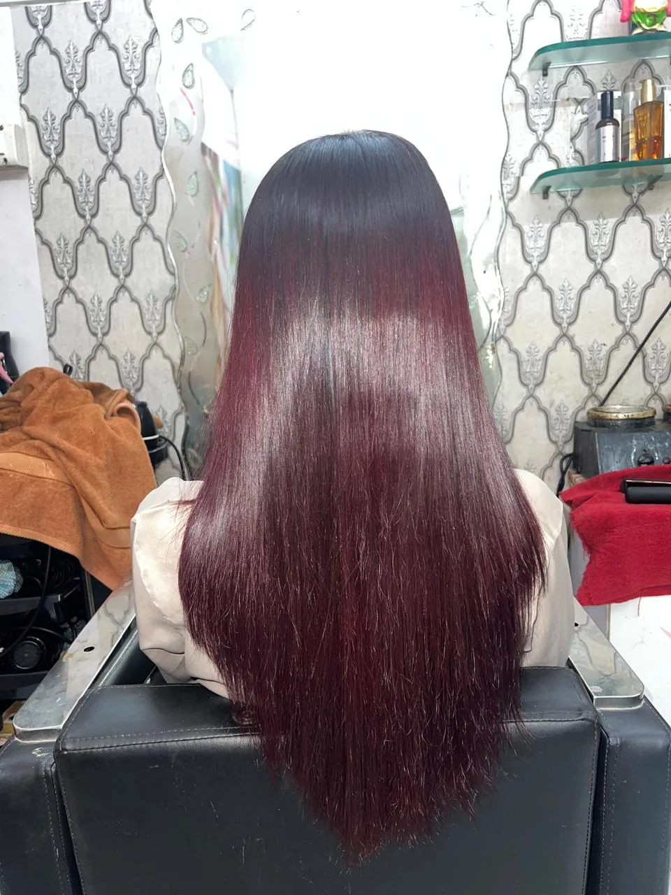 Looks beauty salon