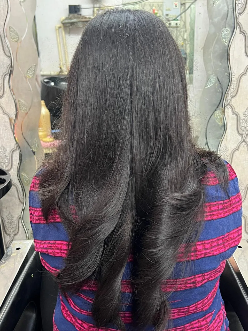 Looks beauty salon