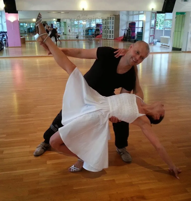 "Dance with me!" Dance school in Berlin