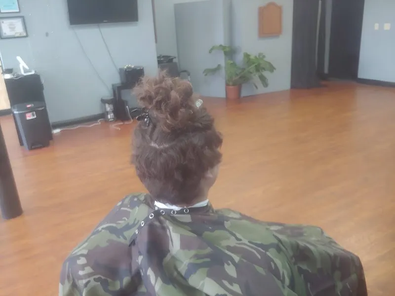 Central Barber Lounge