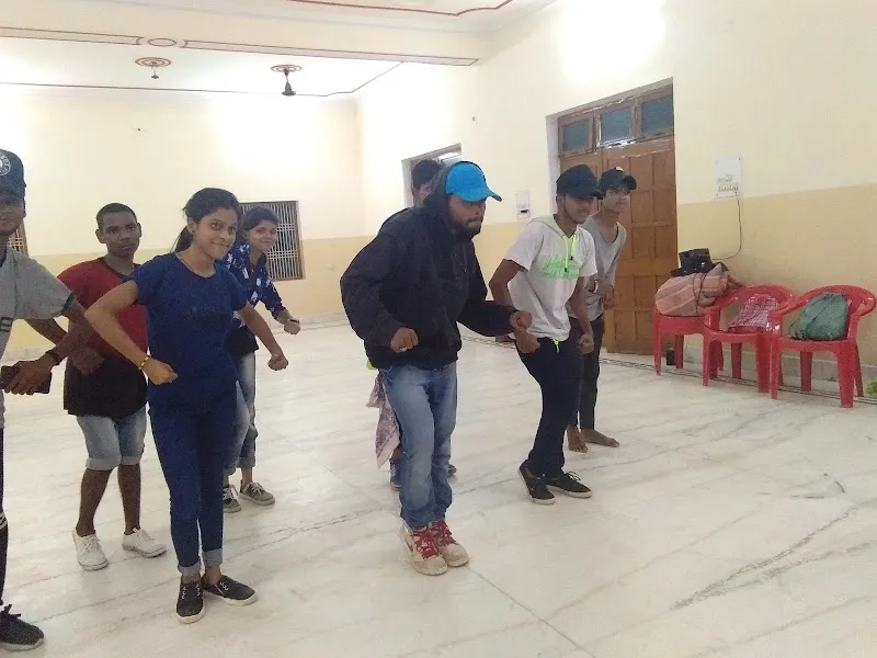 Dance class in varanasi (KALA NIDHAN)
