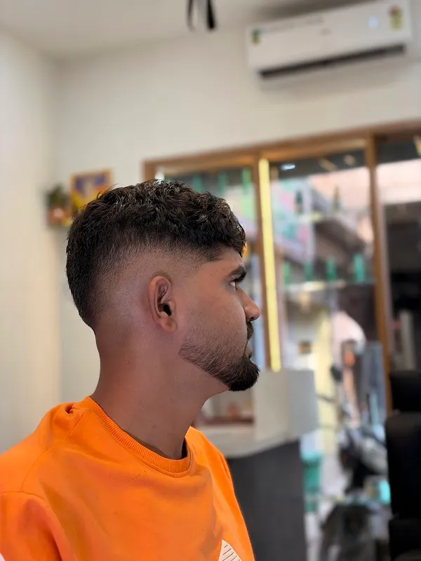 Mr. Jayunisex salon