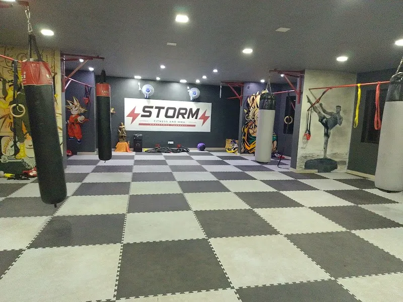 STORM FITNESS URAN