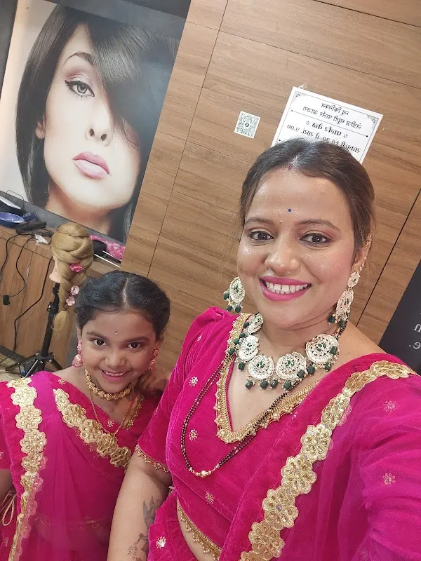 Phoenix beauty parlour Ajara